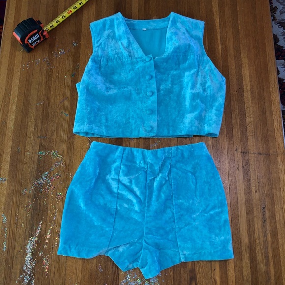 1970s Bright  Velvet Set - Picture 2 of 11